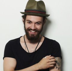 Tonda hledá milenku