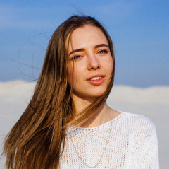 Nela hledá kamaráda a zábavu